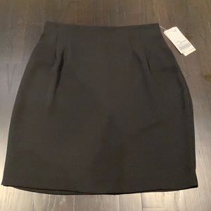 NWT Liz Claiborne black skirt. Size 14P